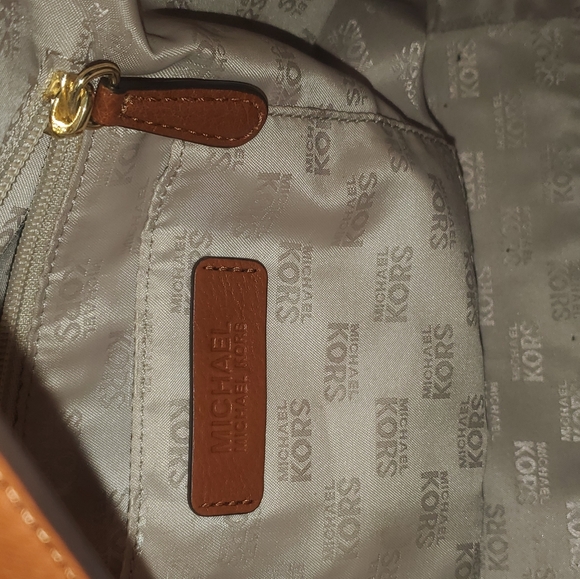 SOLD***Michael Kors handbag - Picture 6 of 7